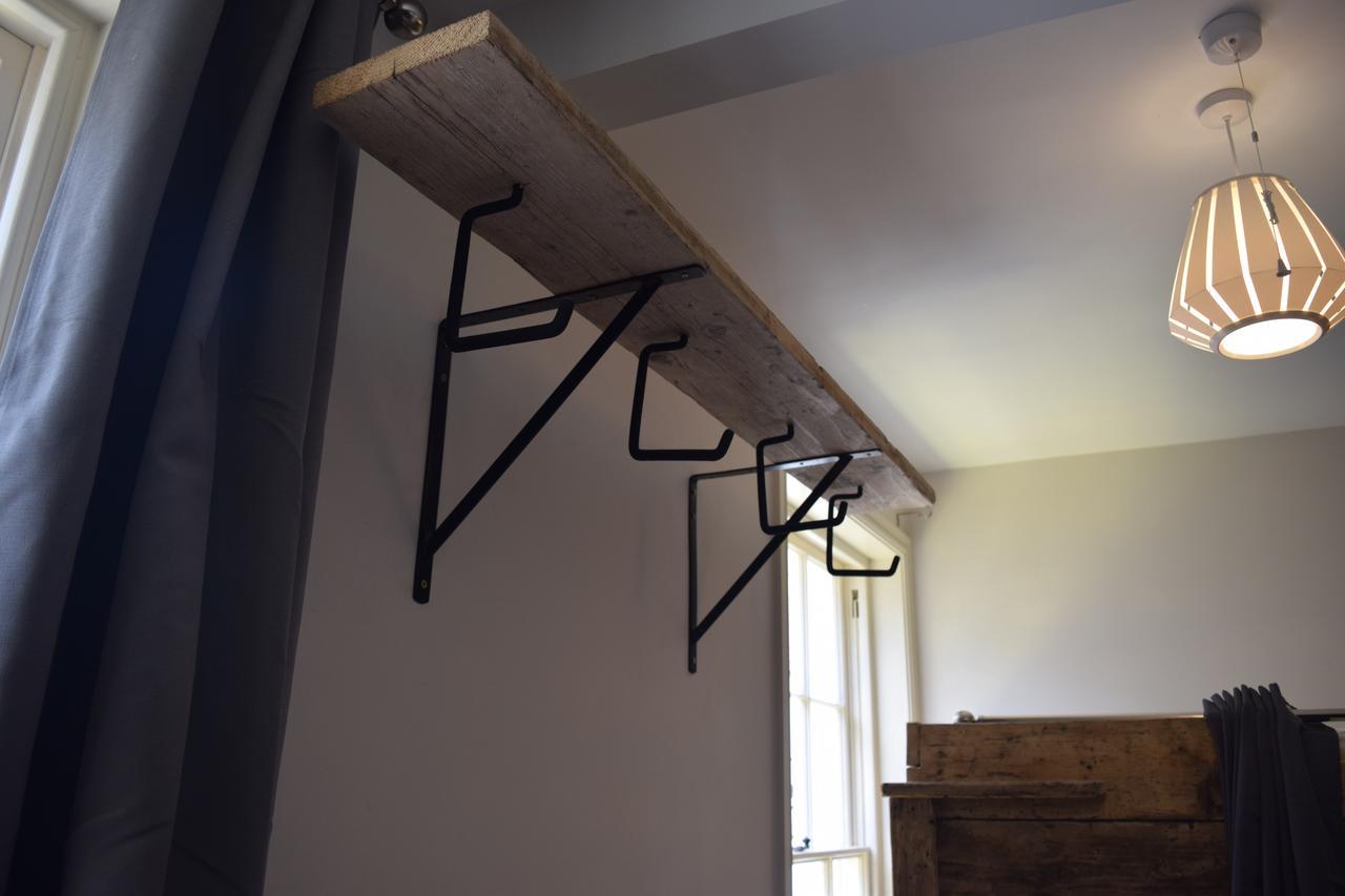 Хостел Ty Glyndwr Bunkhouse, Bar And Cafe Карнарвон Экстерьер фото