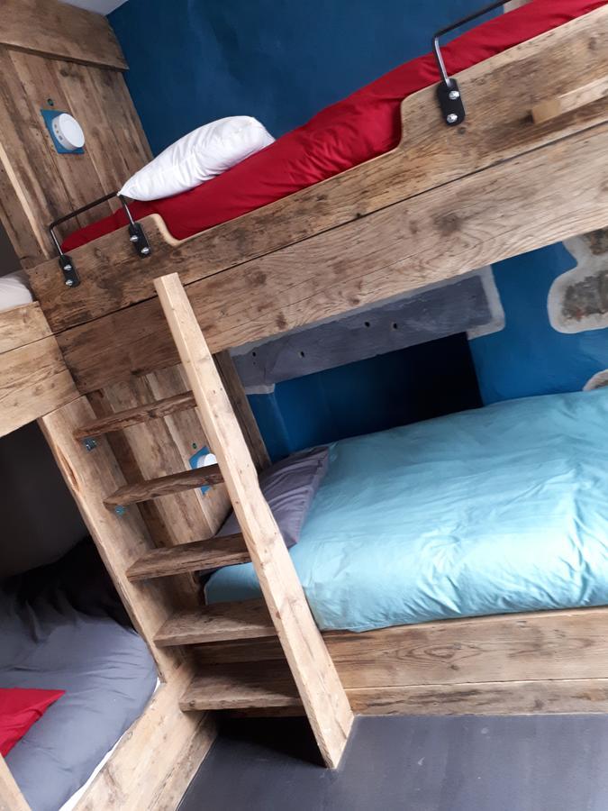 Хостел Ty Glyndwr Bunkhouse, Bar And Cafe Карнарвон Экстерьер фото