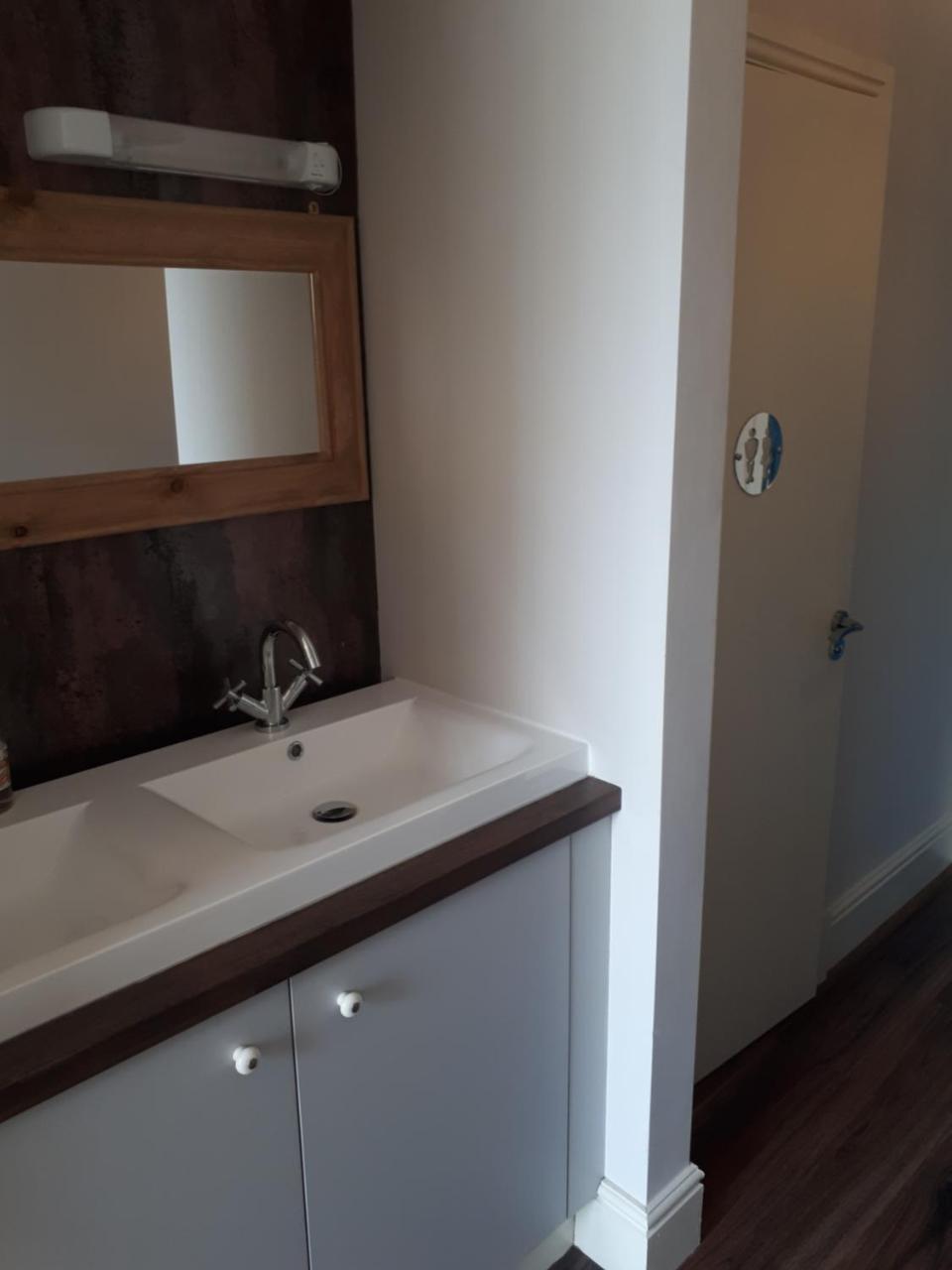Хостел Ty Glyndwr Bunkhouse, Bar And Cafe Карнарвон Экстерьер фото